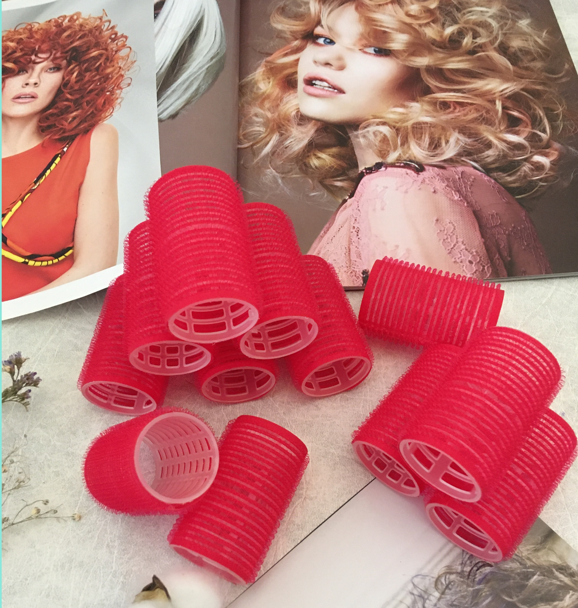 Как правильно накручивать волосы на бигуди-липучки Как правильно накручивать волосы на бигуди-липучки