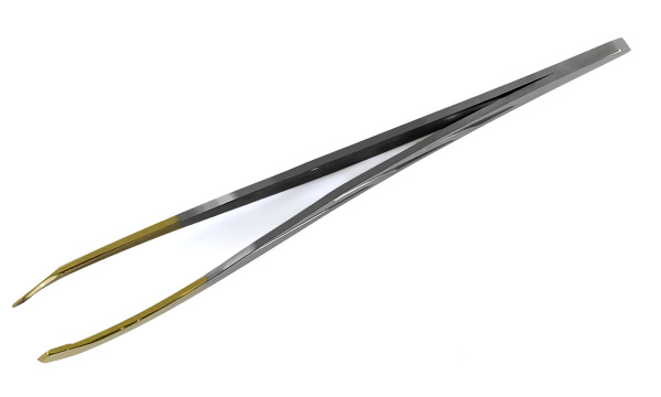 Фото Пинцет для бровей Weisen RRK-984 скошенный, глянцевый, 9 см (Пинцеты для бровей)